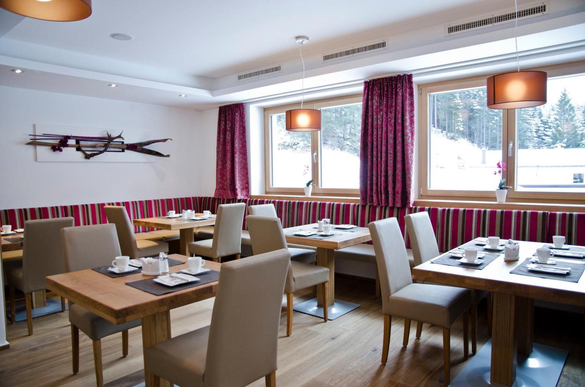 Hotel Garni Alpenland Ischgl Eksteriør billede