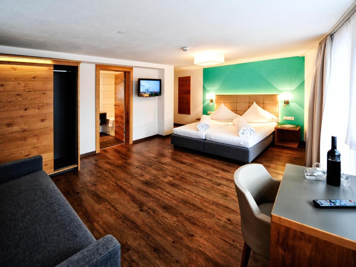 Hotel Garni Alpenland Ischgl Eksteriør billede