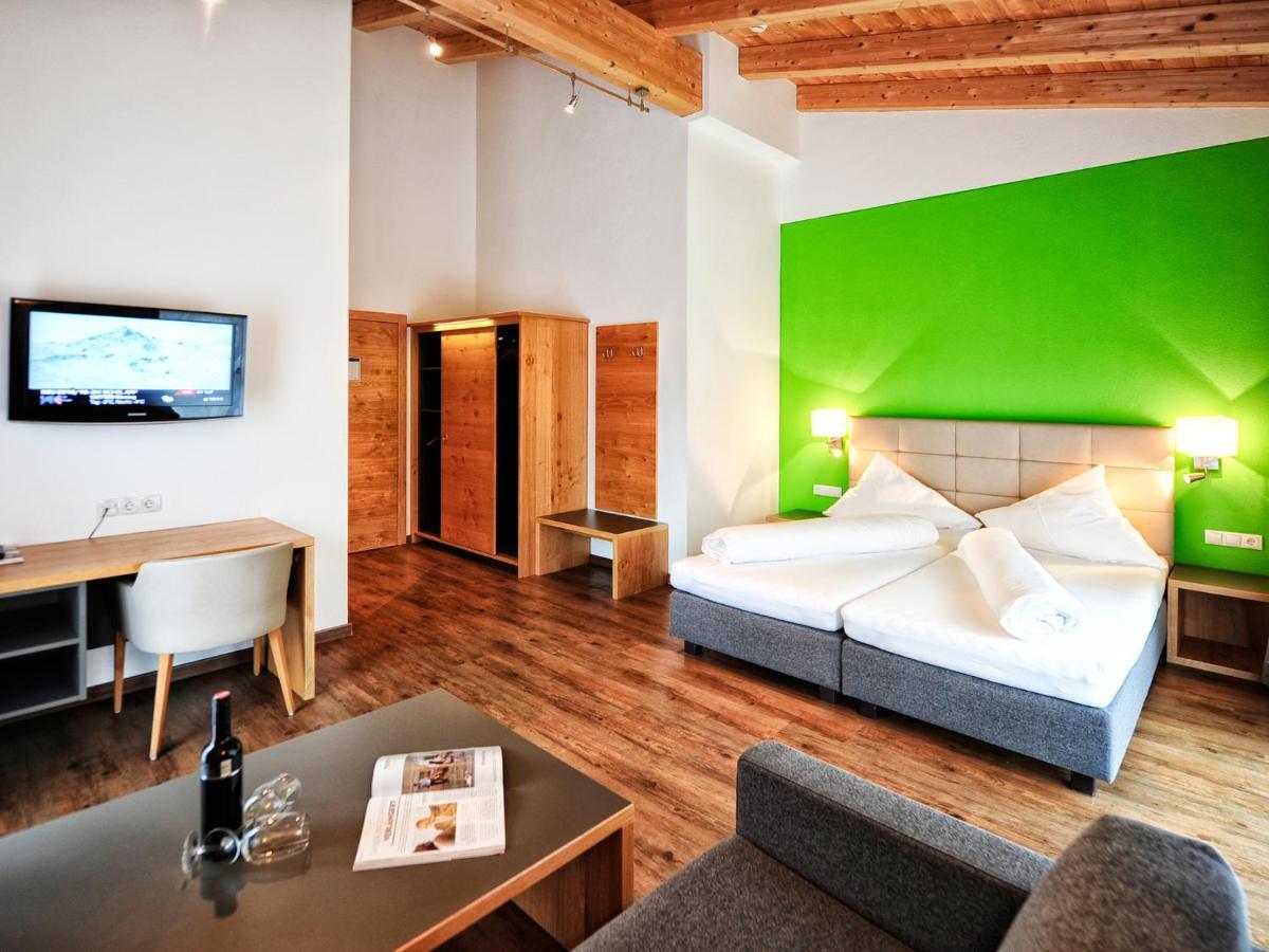 Hotel Garni Alpenland Ischgl Eksteriør billede